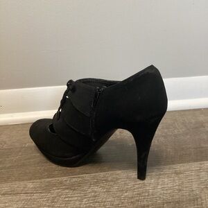 Chic Black Suede Women's Heels